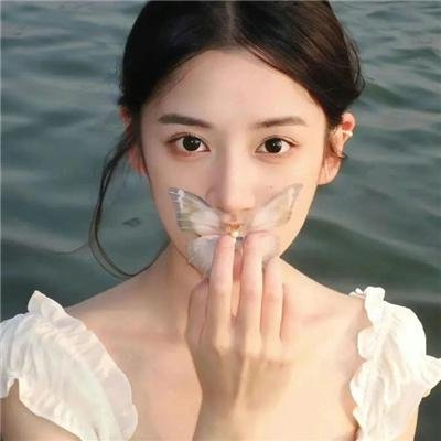 她的微笑和圈套